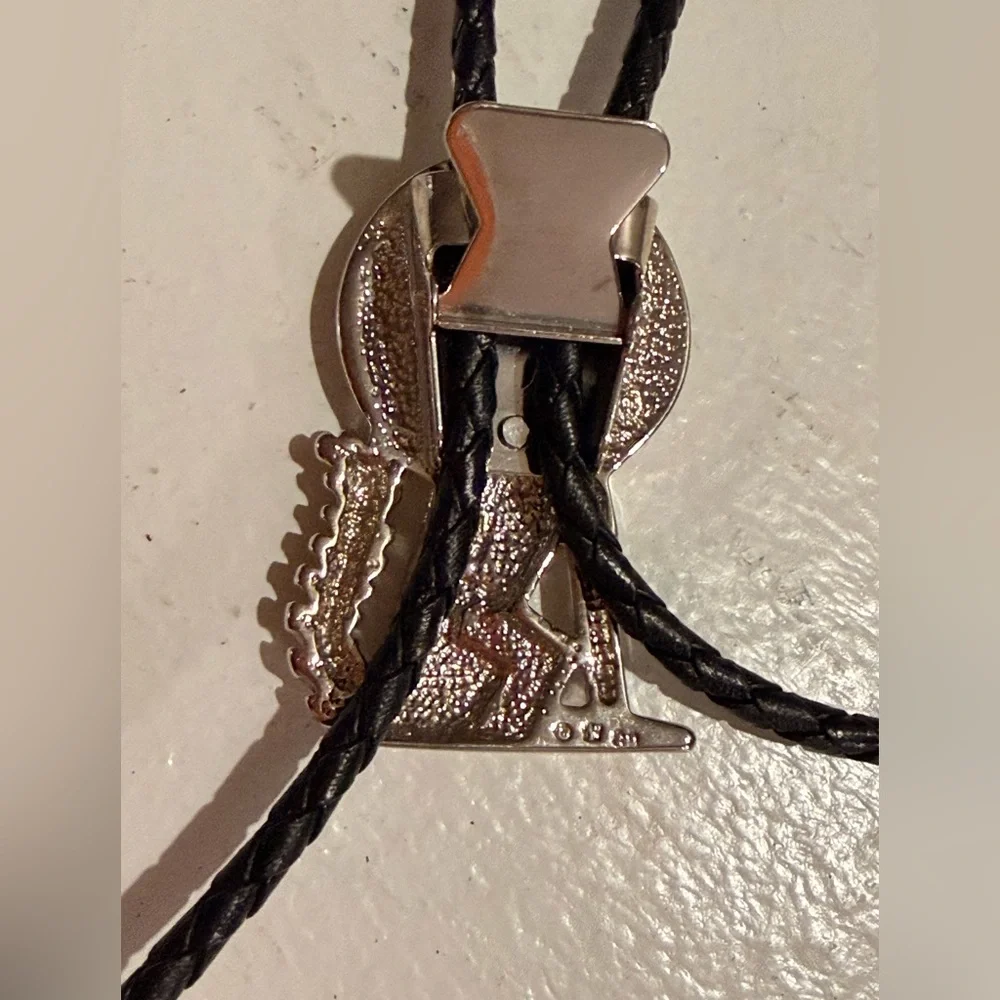 Vintage Wolf Bolo Tie Silver Tone Turquoise Inlay Western Leather Cord Signed - Picture 6 of 8